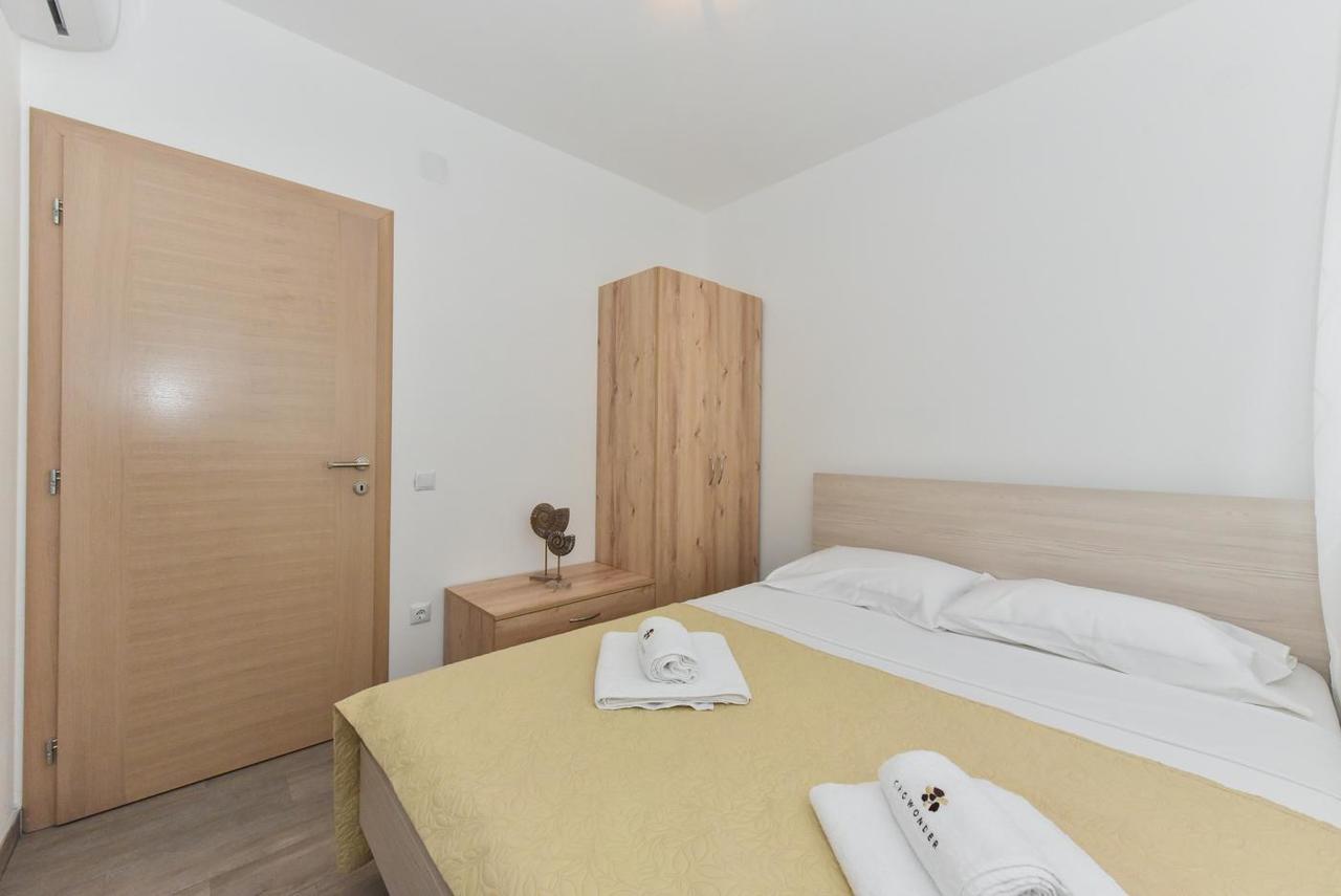 Crowonder Luxury Vir- 6 New Apartments For Families With Playground For Kids Екстериор снимка