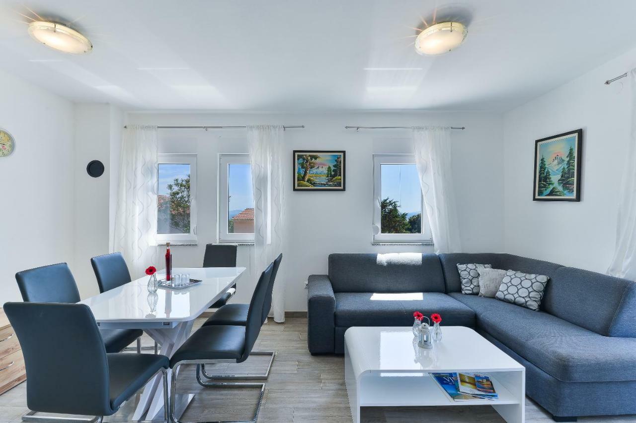 Crowonder Luxury Vir- 6 New Apartments For Families With Playground For Kids Екстериор снимка