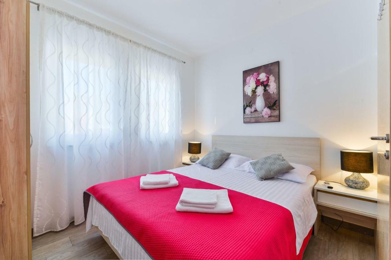 Crowonder Luxury Vir- 6 New Apartments For Families With Playground For Kids Екстериор снимка